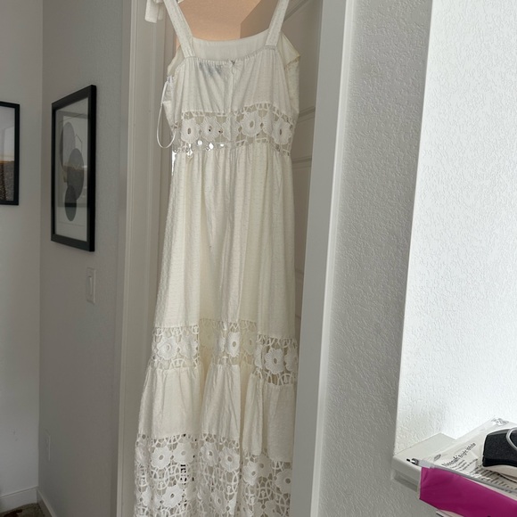 White linen bridal shower dress - Picture 2 of 4